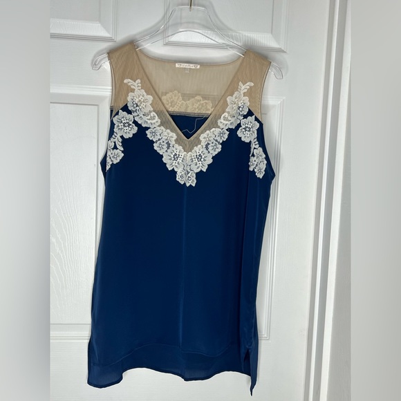 Gold Hawk Satin Blue with Lace Embelishment Tank Top Sz L - Picture 6 of 7